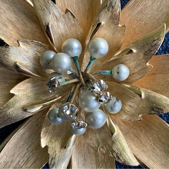 Vintage Judy Lee Goldtone Elegant Gold Floral Brooch Pearls Costume Jewelry Pin main image 2